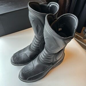 Dainese women’s motorcycle boots, rarely worn